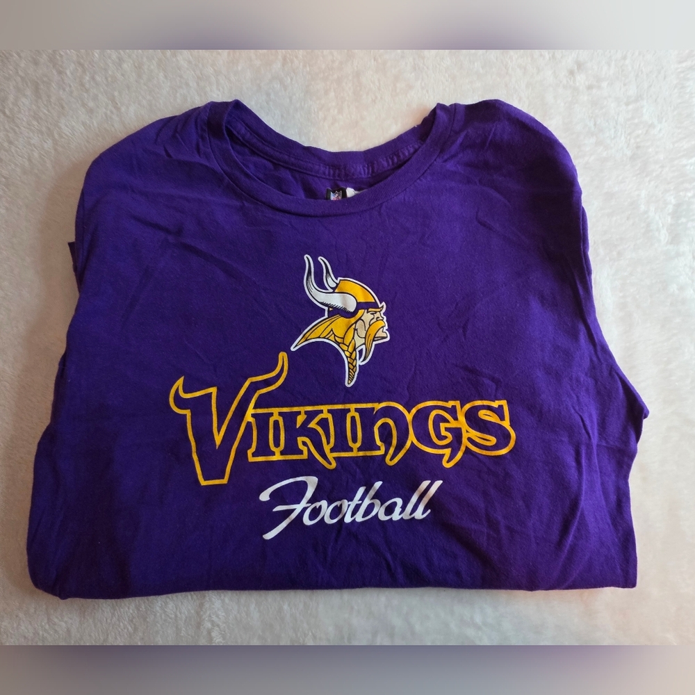Team Apparel Kids Purple Vikings Football Tee